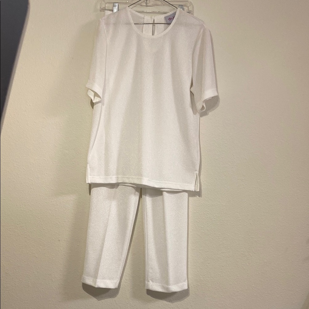 Vintage Tan Jay White Resort  Set